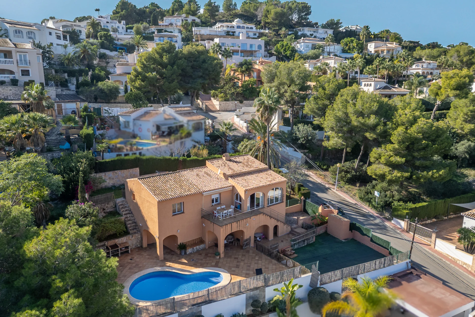 Villa mediterránea en venta cerca del mar.