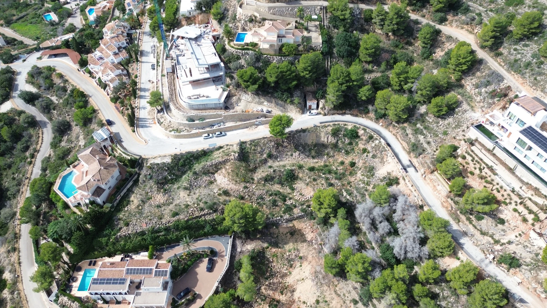 Parcela en venta en zona privilegiada con vistas al mar y a la bahía de Jávea.
