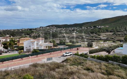 Villa de lujo estilo ibicenco con piscina infinita y vistas panorámicas en Jávea