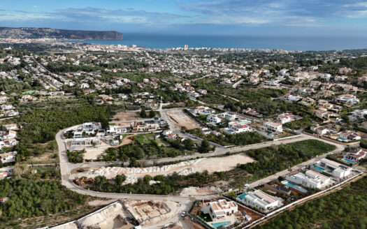 Villa de nueva construcción en venta en Javea con piscina y 5 dormitorios.