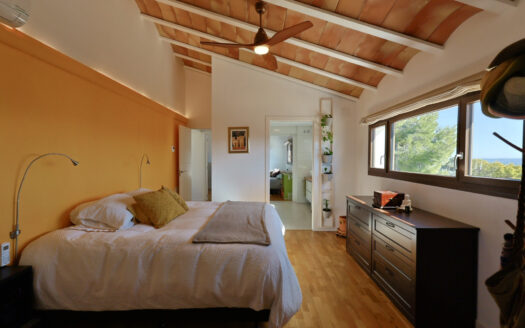 Chalet en venta en el Montgo con vistas panorámicas.