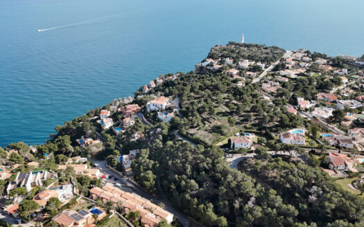 Parcela en venta en Javea con vistas al mar.
