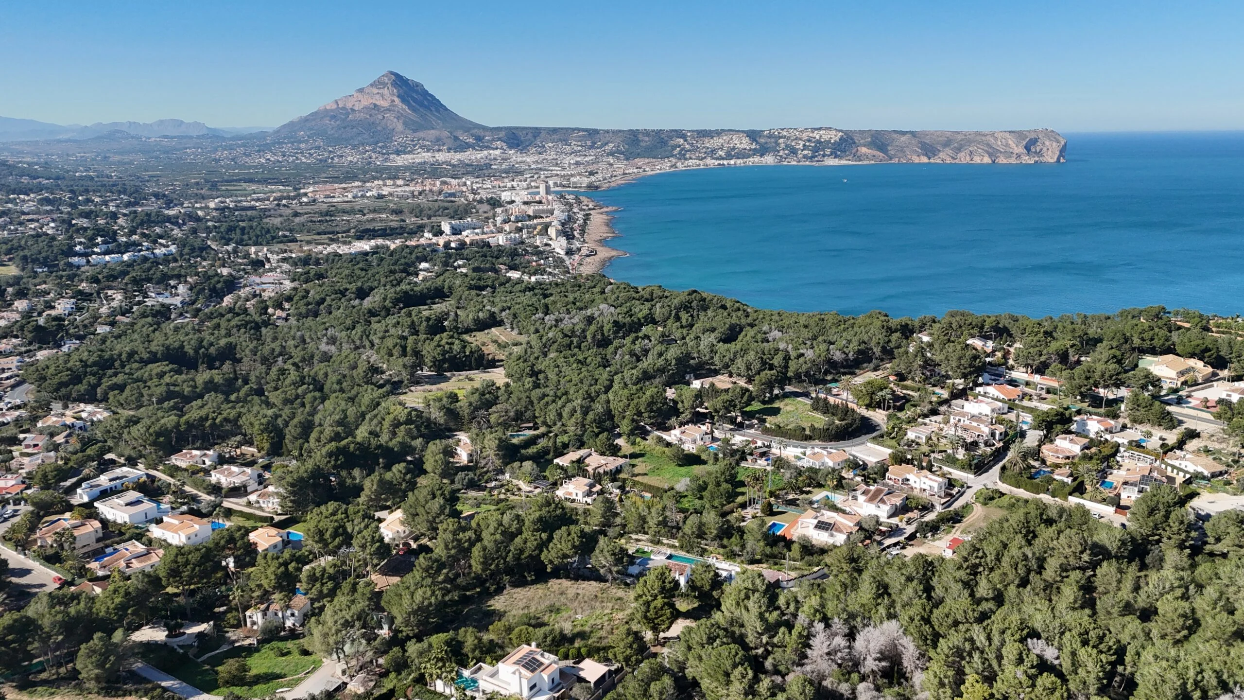Parcela de 4.453m2 en venta en Javea.