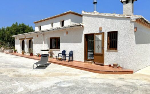Villa en Teulada con 3 dormitorios y 2 baños