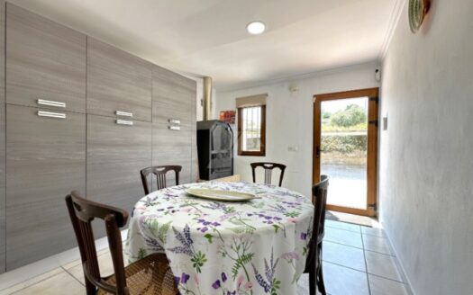 Villa en Teulada con 3 dormitorios y 2 baños