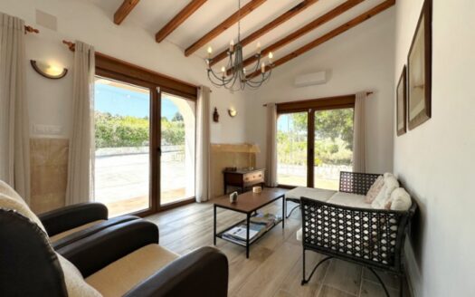 Villa en Teulada con 3 dormitorios y 2 baños