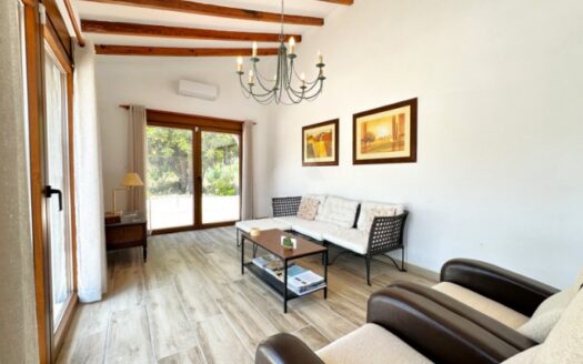 Villa en Teulada con 3 dormitorios y 2 baños