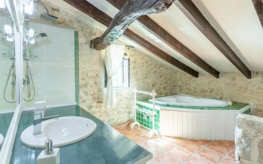 Finca en Benissa con 8 dormitorios y 8 baños