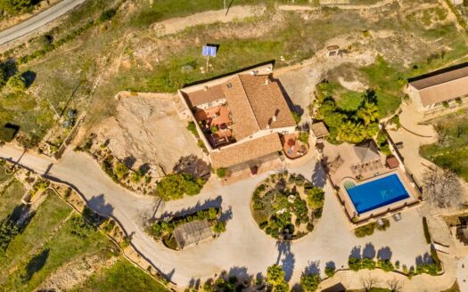 Finca en Benissa con 8 dormitorios y 8 baños