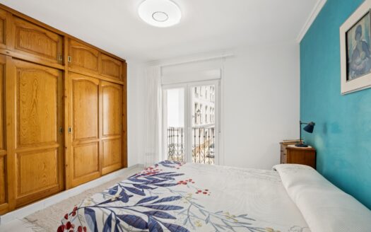 Casa Dénia con 4 dormitorios y 2 baños