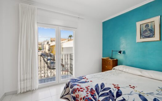 Casa Dénia con 4 dormitorios y 2 baños