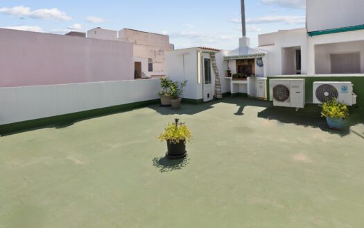 Casa Dénia con 4 dormitorios y 2 baños