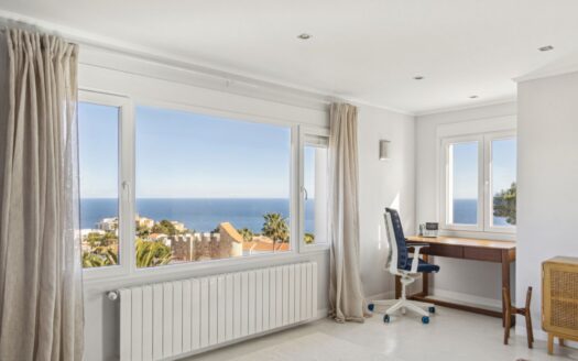 Villa con vistas al mar en venta en Javea