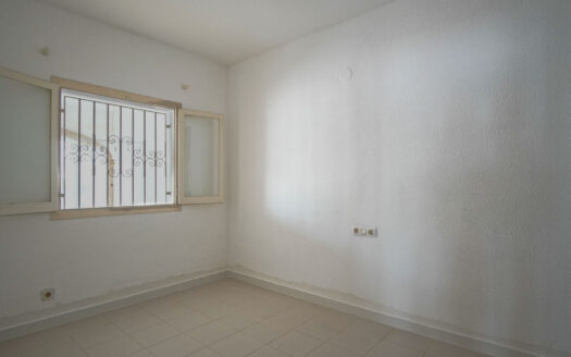 Apartamento en Dénia con 3 dormitorios y 2 baños