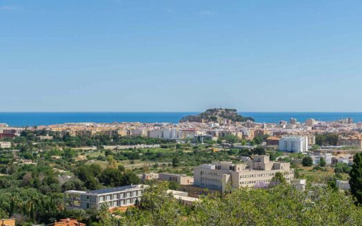 Apartamento en Dénia con 3 dormitorios y 2 baños