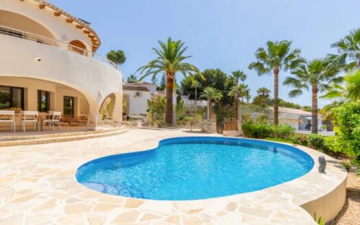 Villa en Moraira con 5 dormitorios y 4 baños