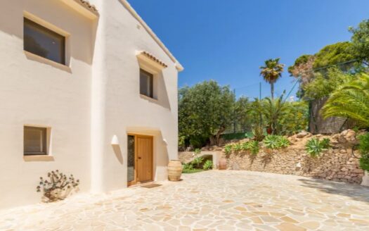 Villa en Moraira con 5 dormitorios y 4 baños