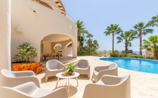 Villa en Moraira con 5 dormitorios y 4 baños