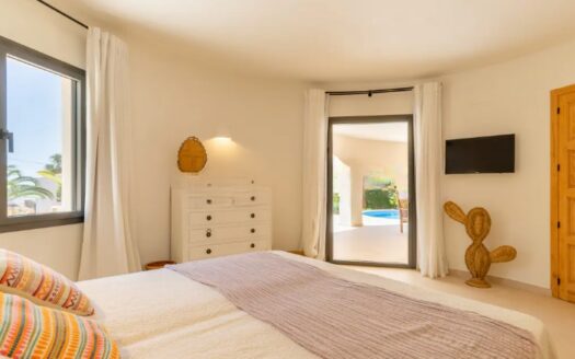 Villa en Moraira con 5 dormitorios y 4 baños