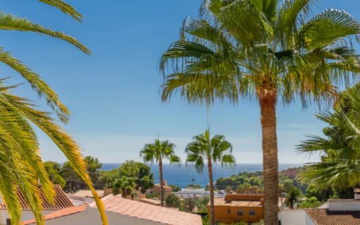 Villa en Moraira con 5 dormitorios y 4 baños