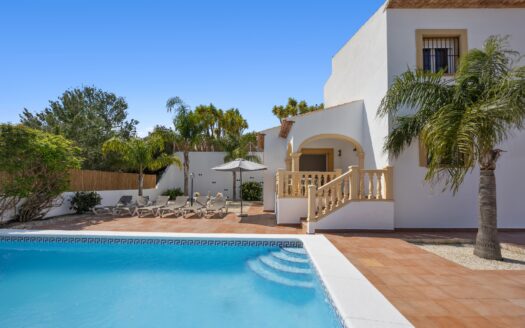 Villa en Jávea / Xàbia con 3 dormitorios y 2 baños