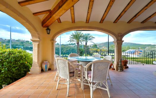 Villa en Jávea / Xàbia con 5 dormitorios y 4 baños