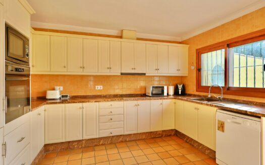 Villa en Jávea / Xàbia con 5 dormitorios y 4 baños