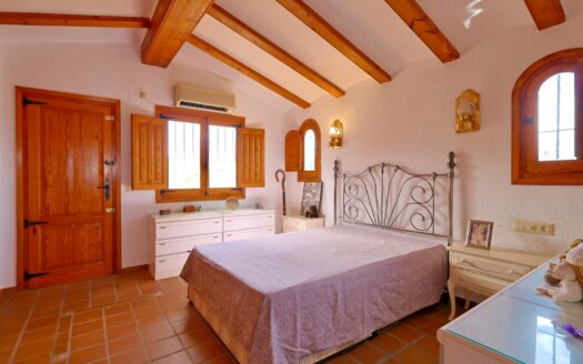 Villa en Jávea / Xàbia con 5 dormitorios y 4 baños