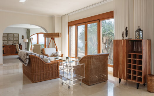 Villa en venta con vistas al mar en la urbanización de Balcon al Mar.