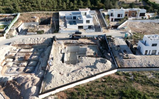 Villa de nueva construcción en venta en Javea con piscina y 5 dormitorios.