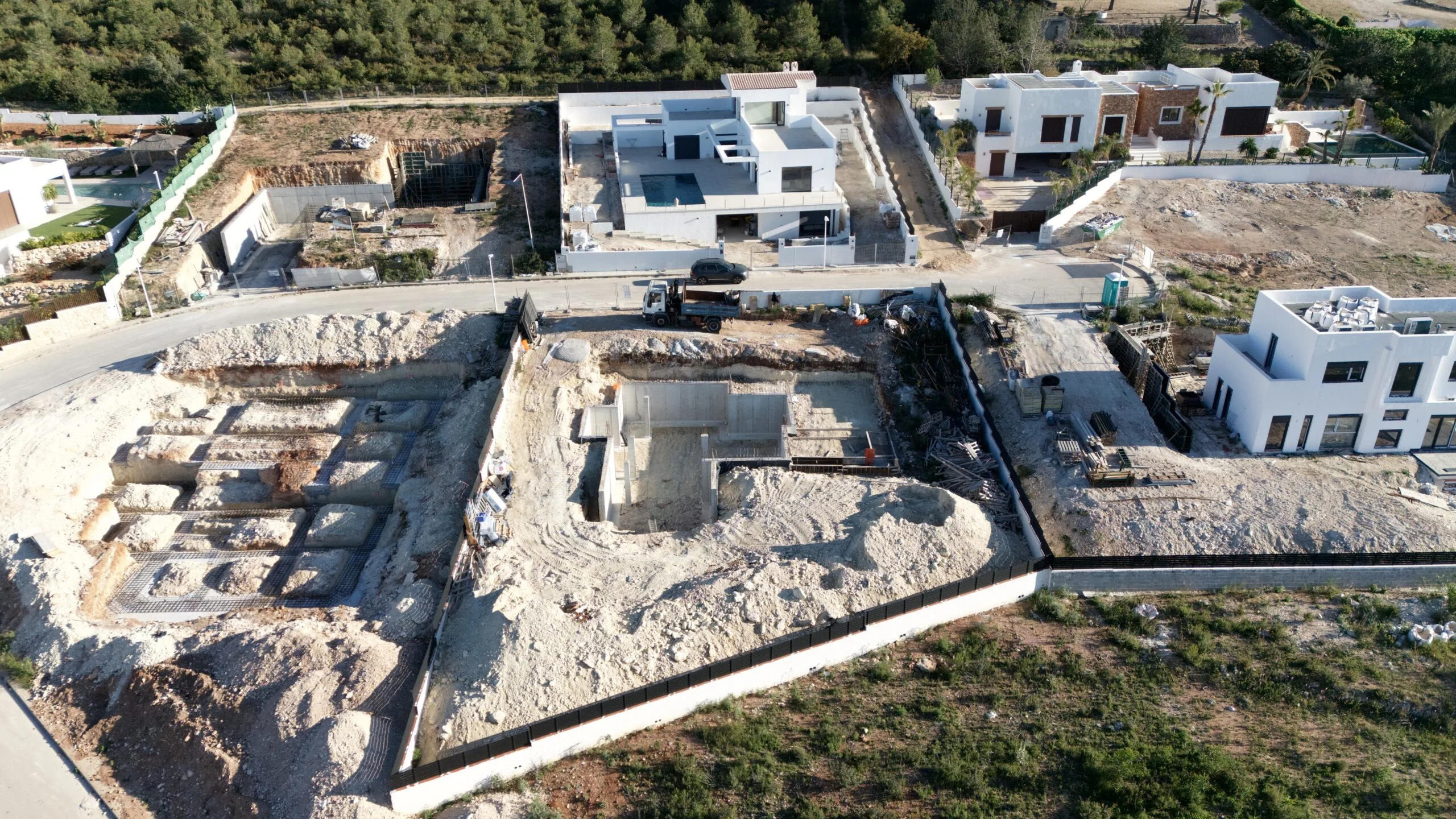 Villa de nueva construcción en venta en Javea con piscina y 5 dormitorios.