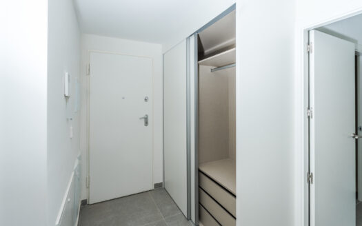 Apartamento en venta en Jávea Arenal con terraza, jardín y piscina.