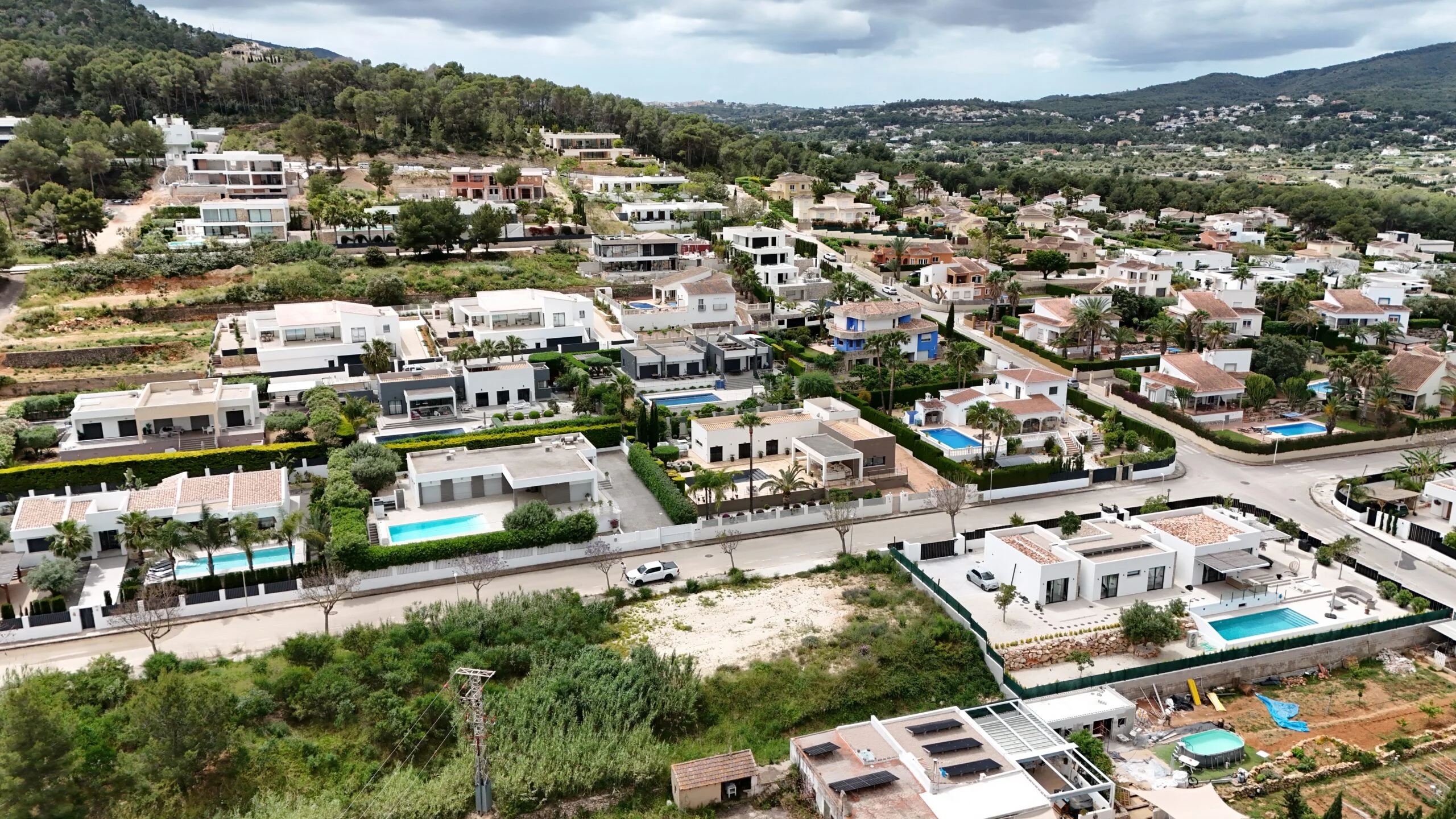 Parcela en venta en Javea con viastas panoramicas al Montgo.