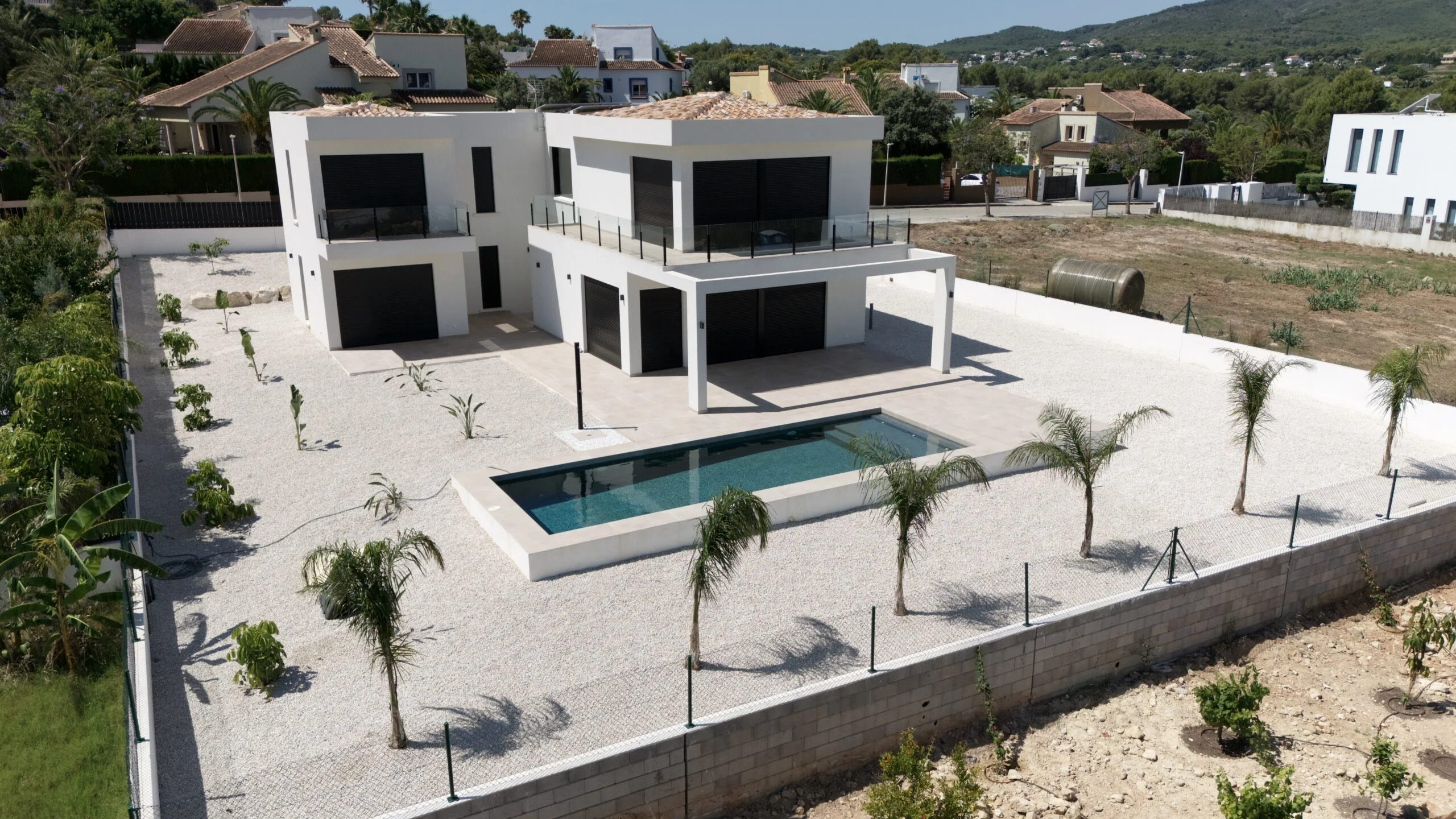Villa  de obra nueva en Piver, Jávea, con piscina y vistas panorámicas al Montgó.