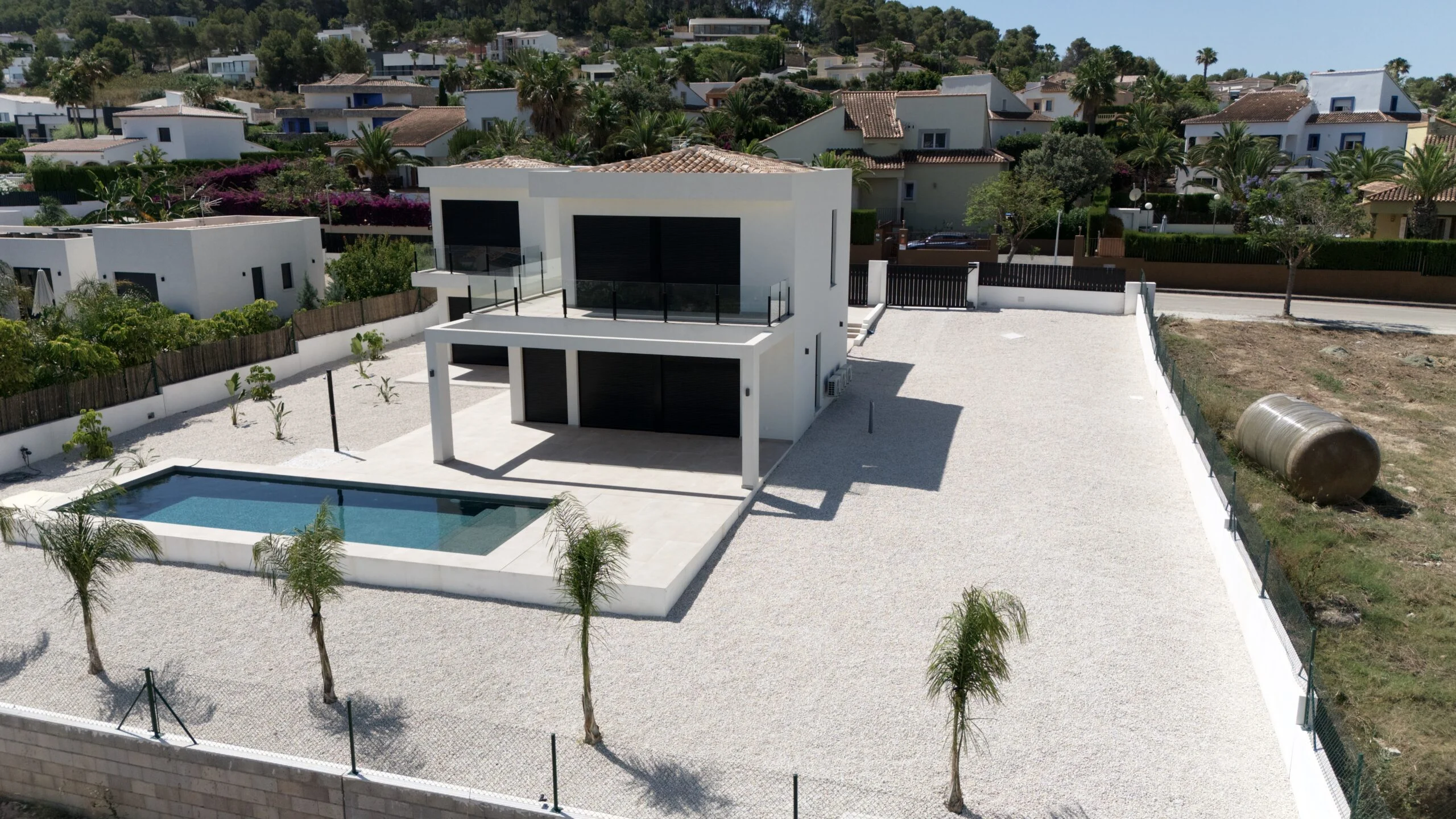 Villa  de obra nueva en Piver, Jávea, con piscina y vistas panorámicas al Montgó.