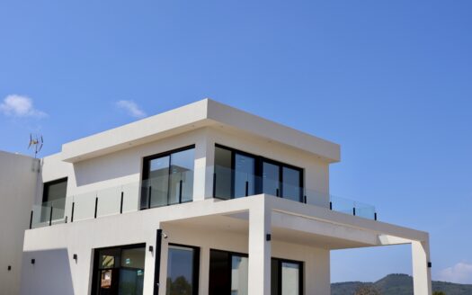 Villa  de obra nueva en Piver, Jávea, con piscina y vistas panorámicas al Montgó.