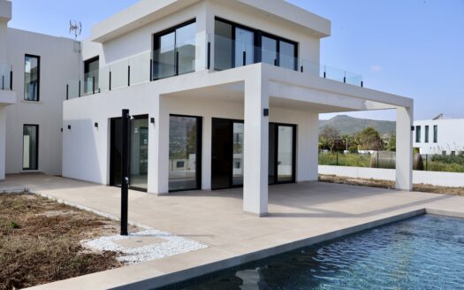 Villa  de obra nueva en Piver, Jávea, con piscina y vistas panorámicas al Montgó.