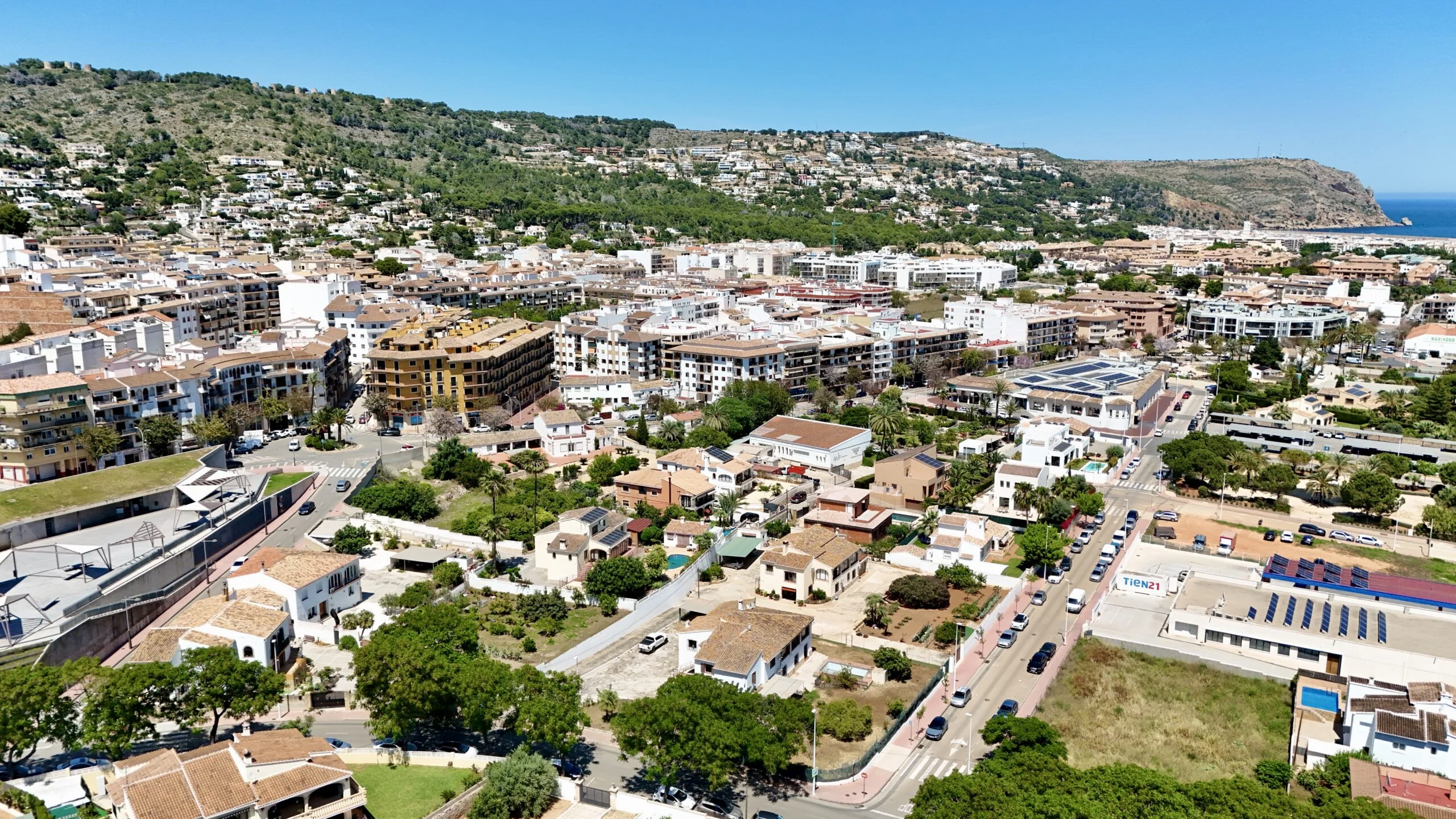 Chalet en venta con piscina en el centro de Javea.