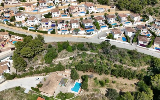 Parcela en venta en Benitachell con vistas panorámicas al Montgó.