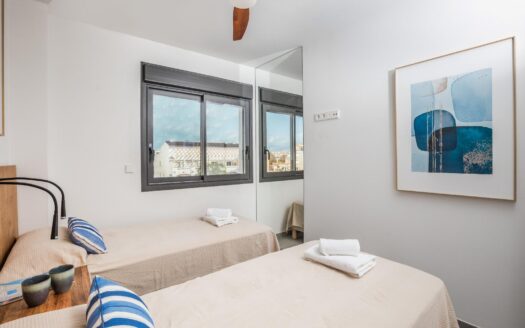Ático dúplex en venta en el Arenal de Jávea con solárium y piscina.