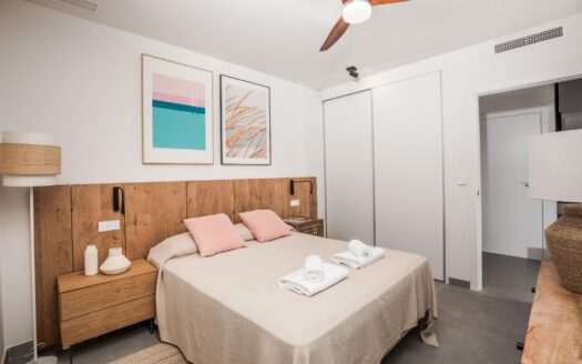 Ático dúplex en venta en el Arenal de Jávea con solárium y piscina.