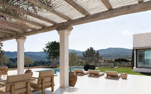 Villa en venta con vistas panorámicas en el Montgó de Javea.
