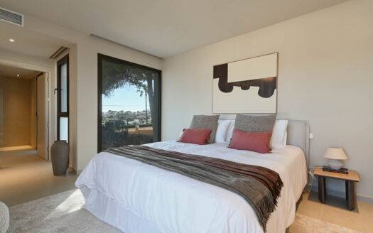 Exclusiva villa de obra nueva en venta en Moraira con vistas al mar.