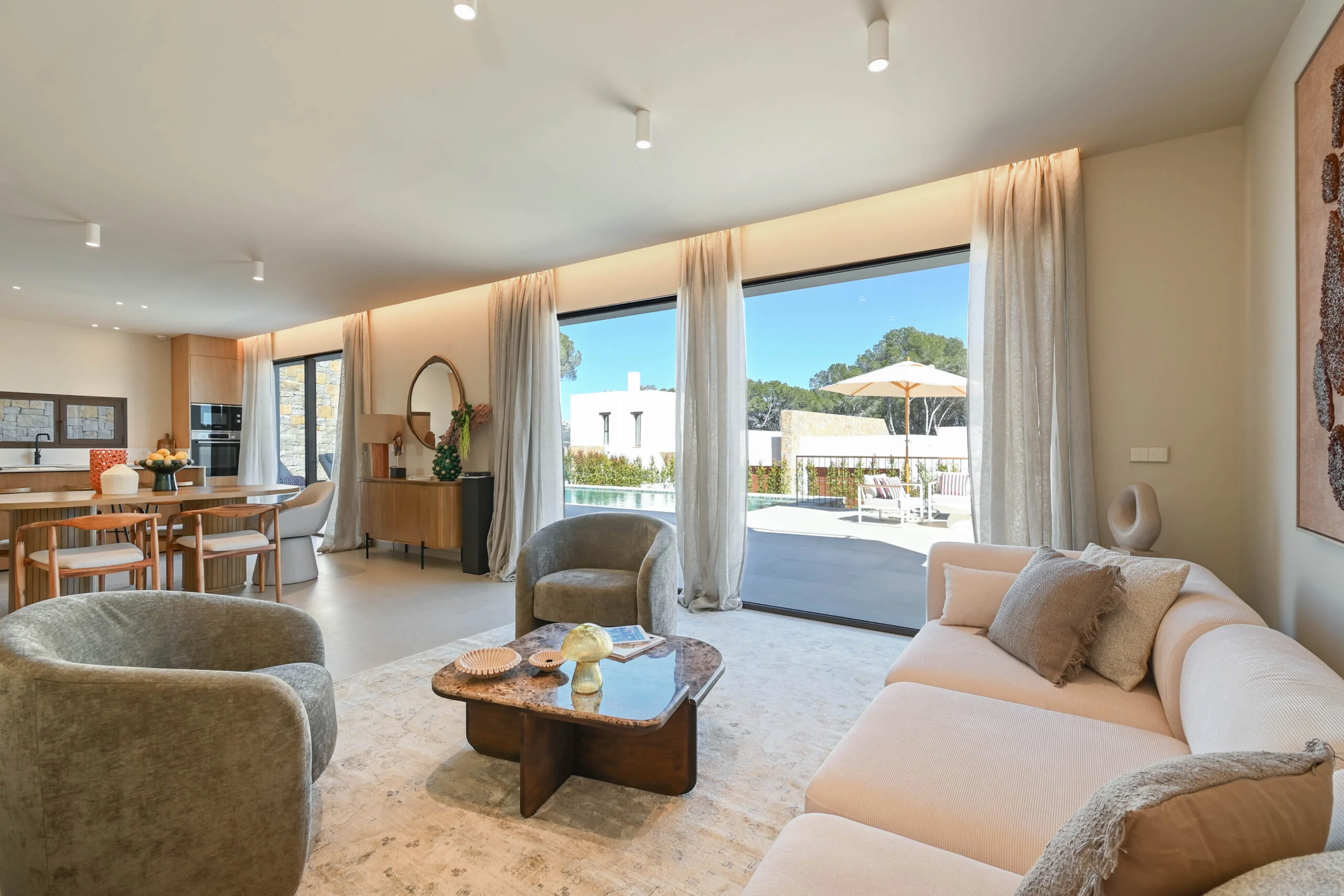 Exclusiva villa de obra nueva en venta en Moraira con vistas al mar.