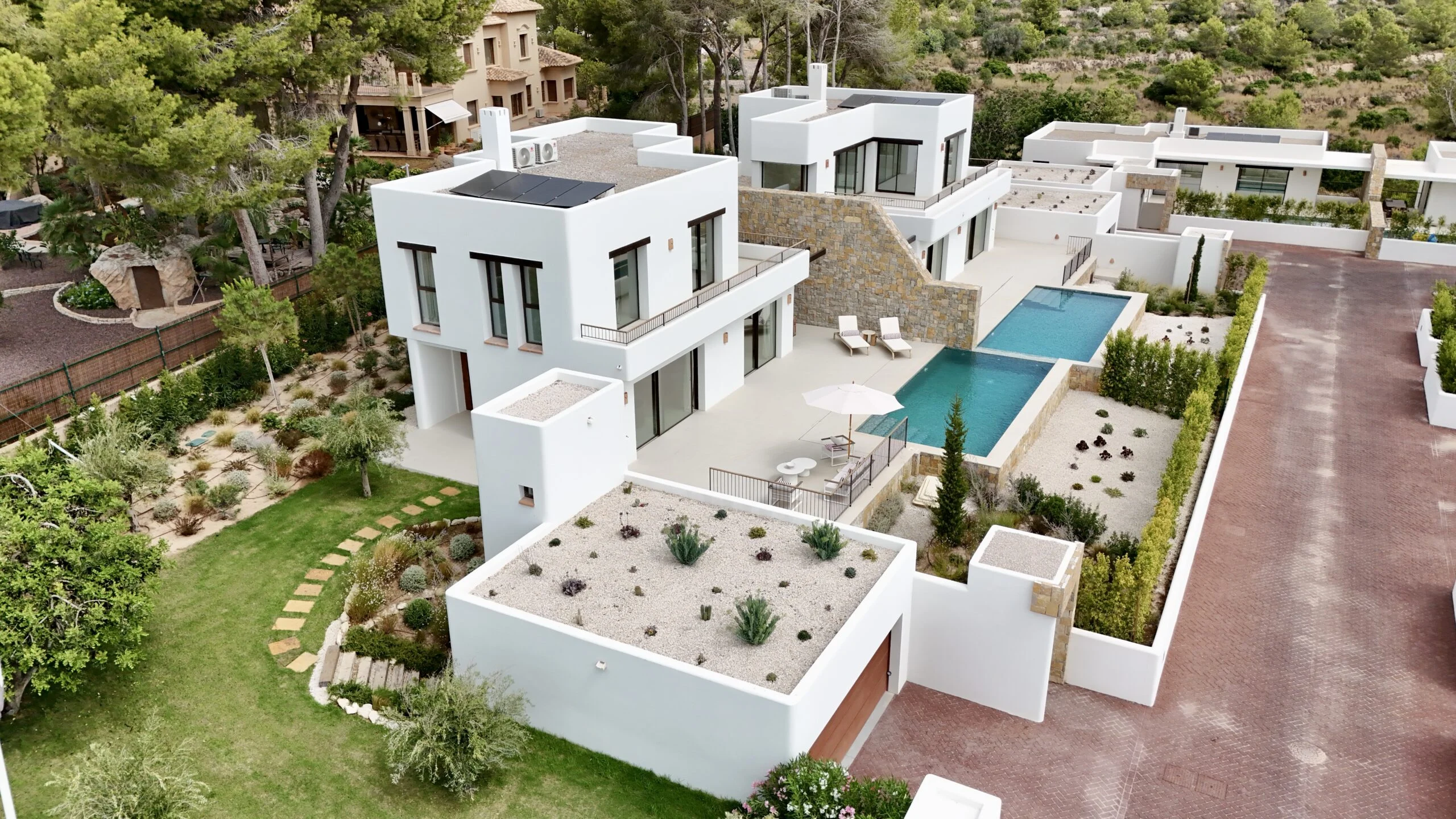 Exclusiva villa de obra nueva en venta en Moraira con vistas al mar.