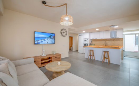 Apartamento reformado a 1 minuto de la playa.