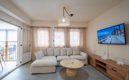 Apartamento reformado a 1 minuto de la playa.