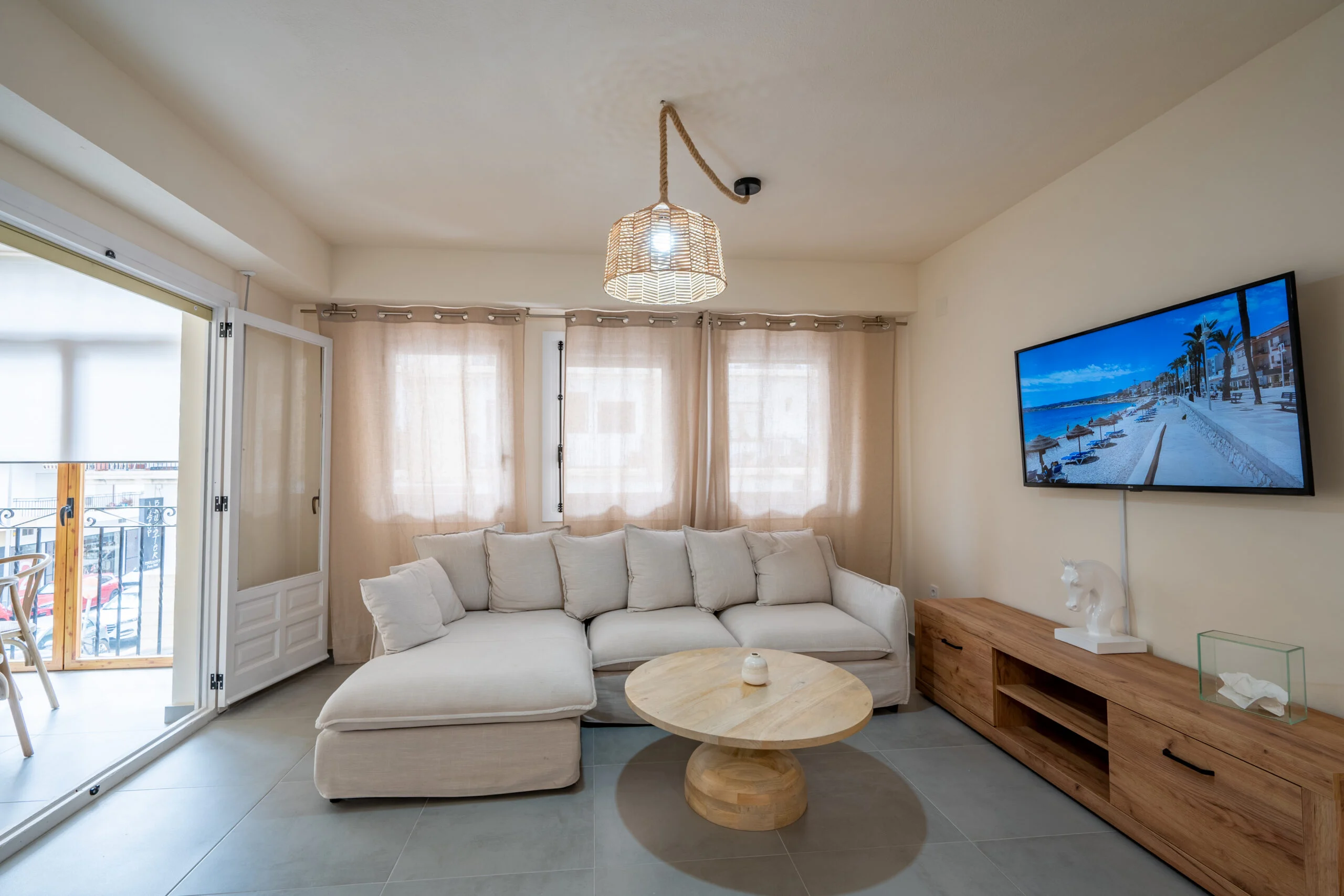 Apartamento reformado a 1 minuto de la playa.