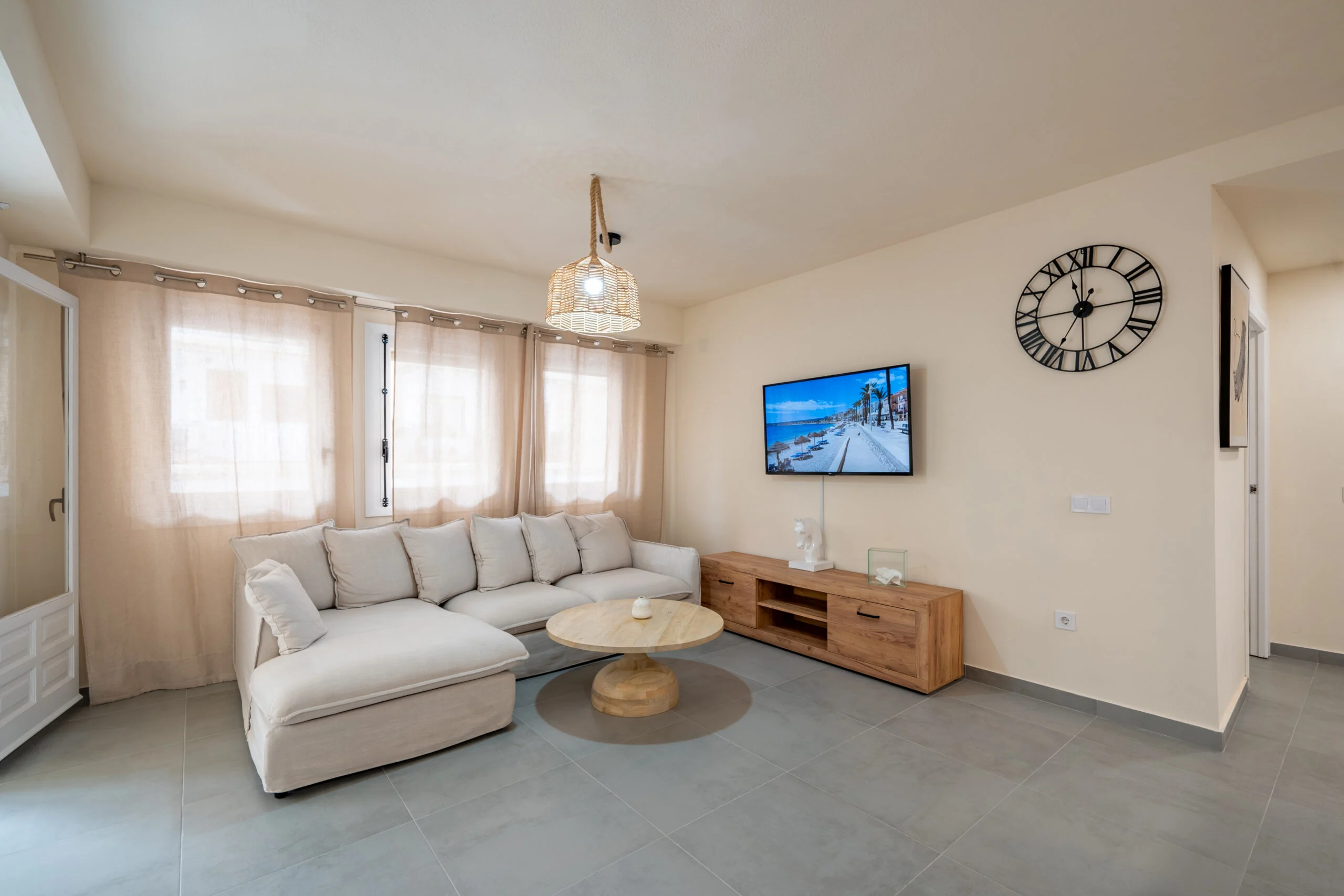 Apartamento reformado a 1 minuto de la playa.
