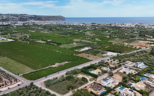 Parcela en venta con proyecto y licencia en Puerta Fenicia, Jávea.